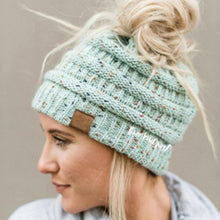 Load image into Gallery viewer, Winter Warm Ponytail Beanie